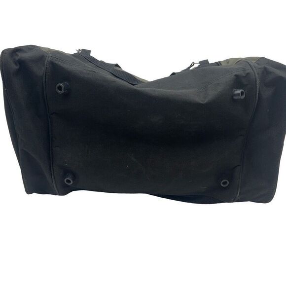 Jeep travel equipment duffel bag, two side pockets, and a large middle pocket vi - Picture 3 of 16